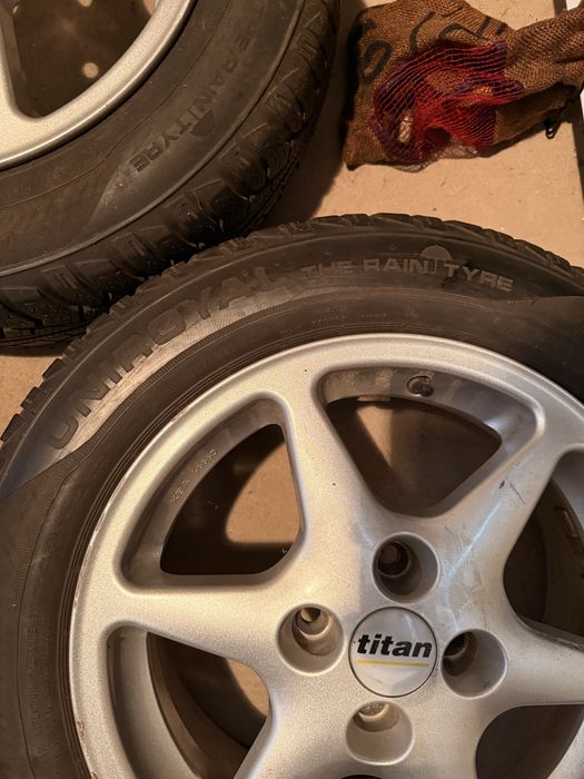 4xAluminiowe Felgi + Opony Zimowe Uniroyal 175/65/R15