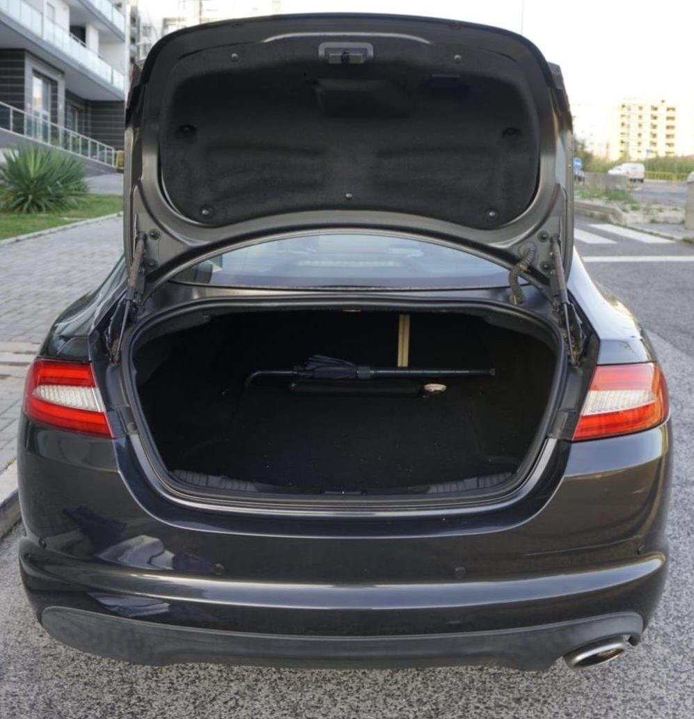 Carro Jaguar XF 2.2 D 2013 Land Rover Limited com 120.000Km