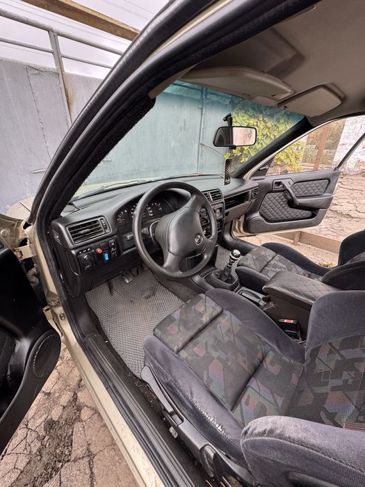 Opel vectra  A 1992 року