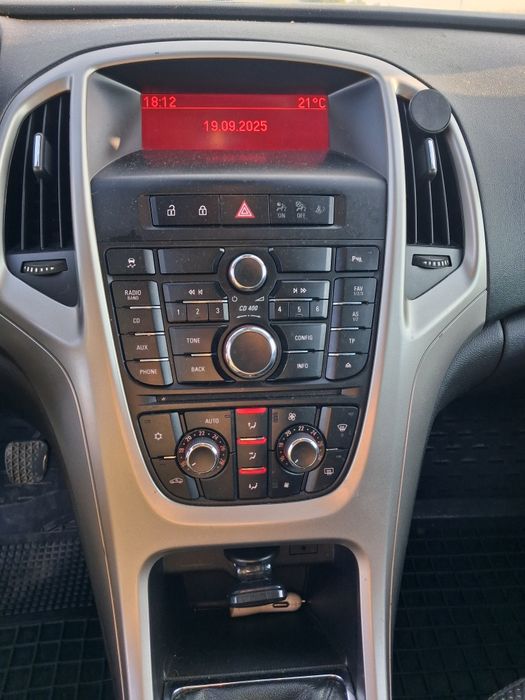 Опель Астра J 1,7 crdi