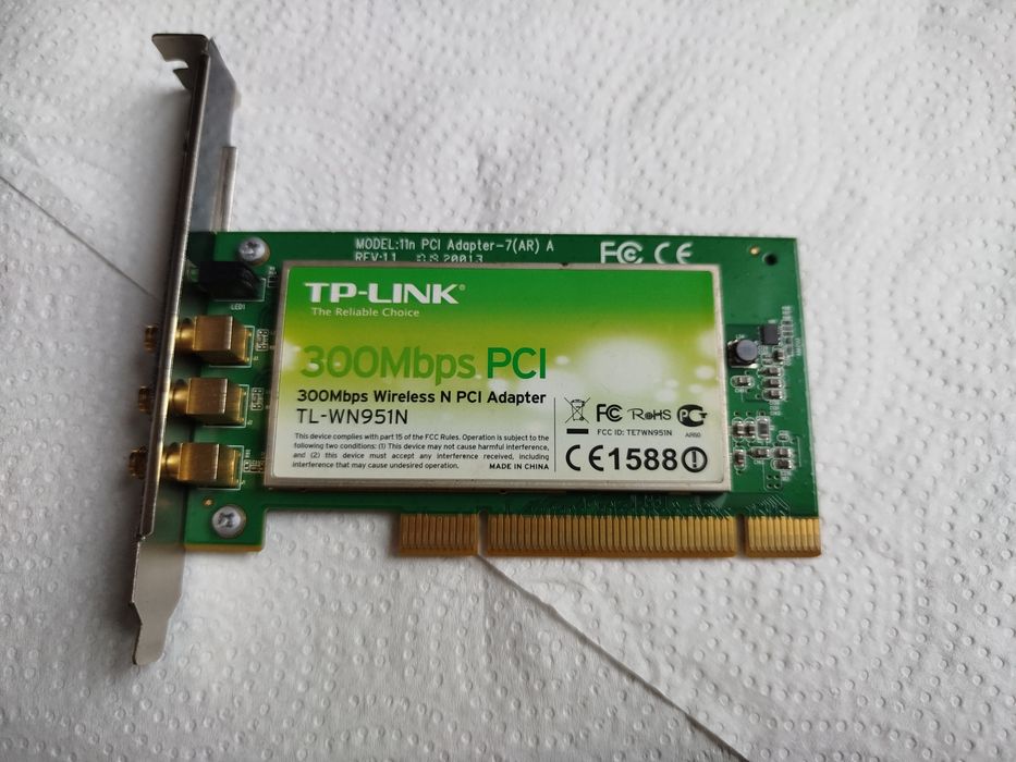 WiFi адаптер tp-link. Конектор VGA/HDMI, VGA/DVI-D
2. VGA - DVI-D 

Пе