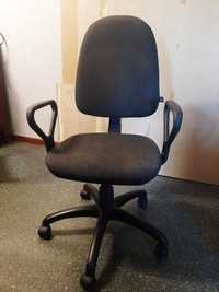 Офісне (комп'ютерне) крісло