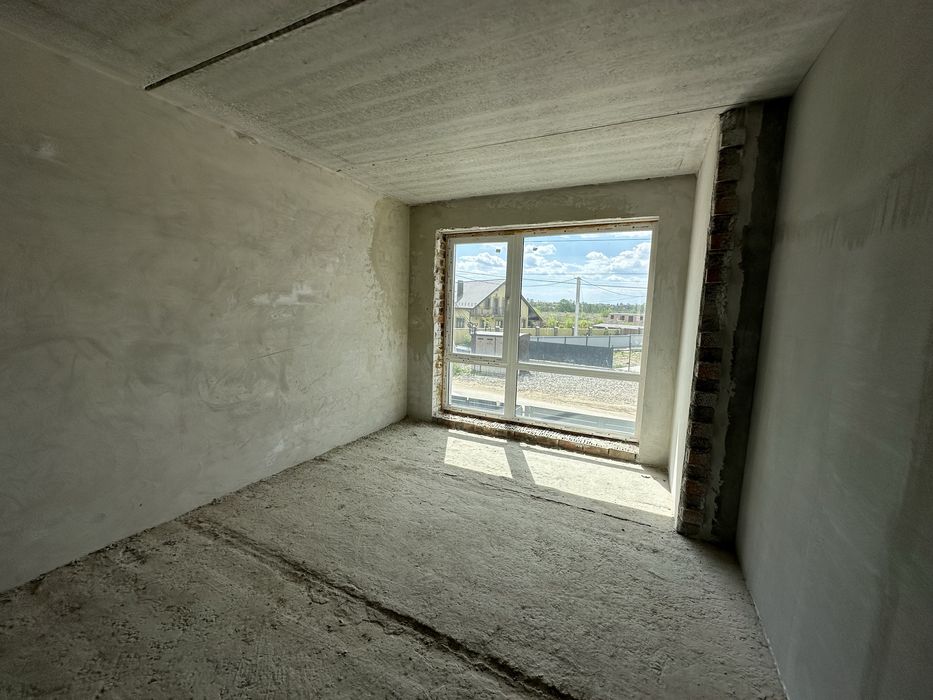 Таунхаус 140м2 з великим балконом і двома терасами на даху Крихівці