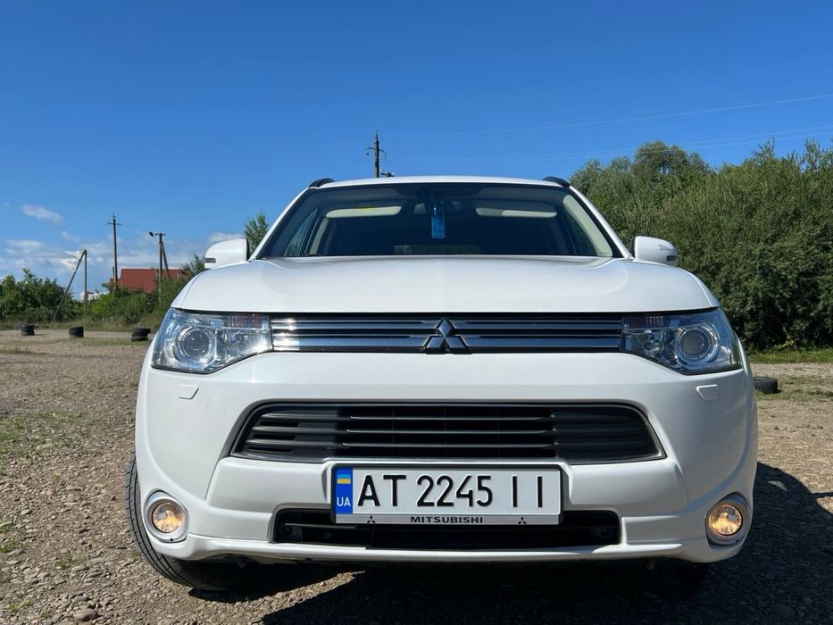 Продам  Mitsubishi Outlander PHEV