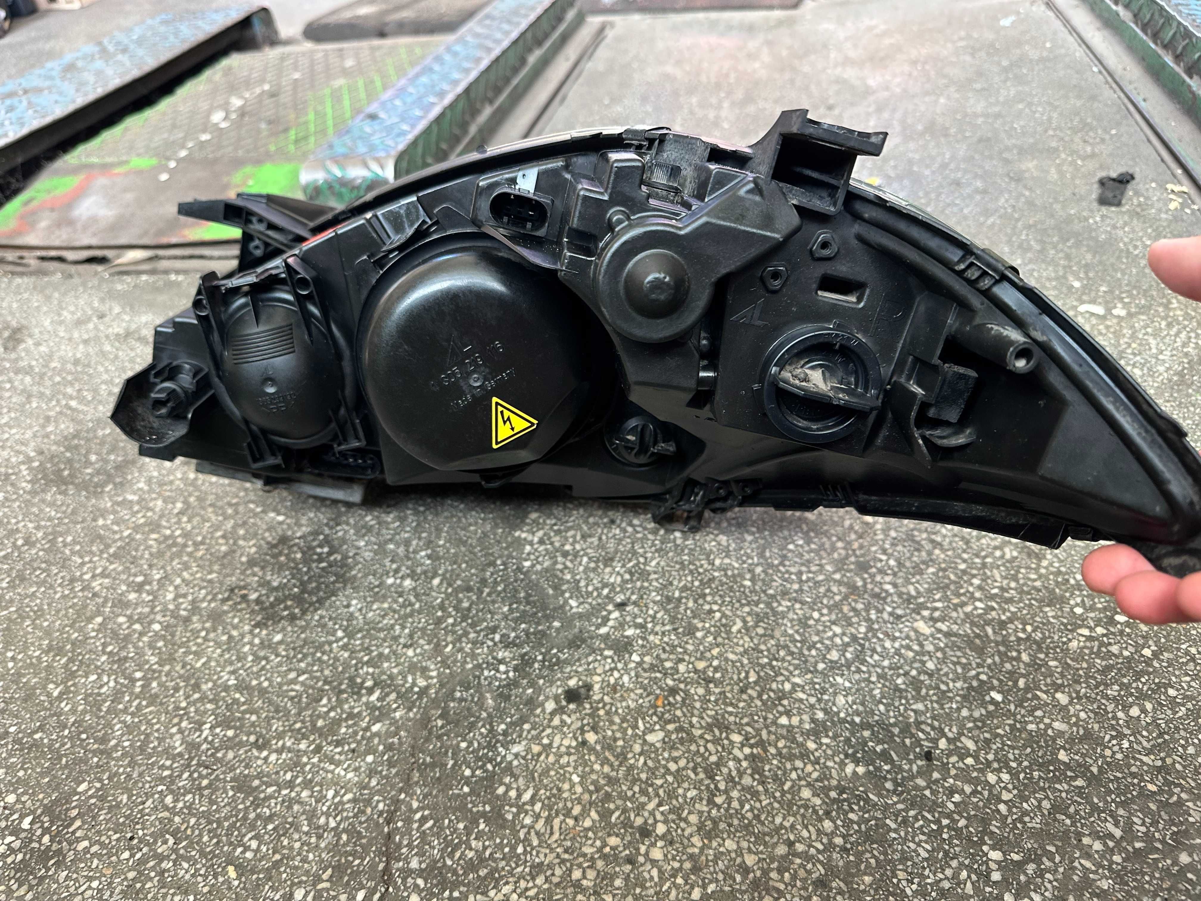Mercedes A klasa W169 Reflektor lampa XENON cały kompletny PRAWY ŁADNY