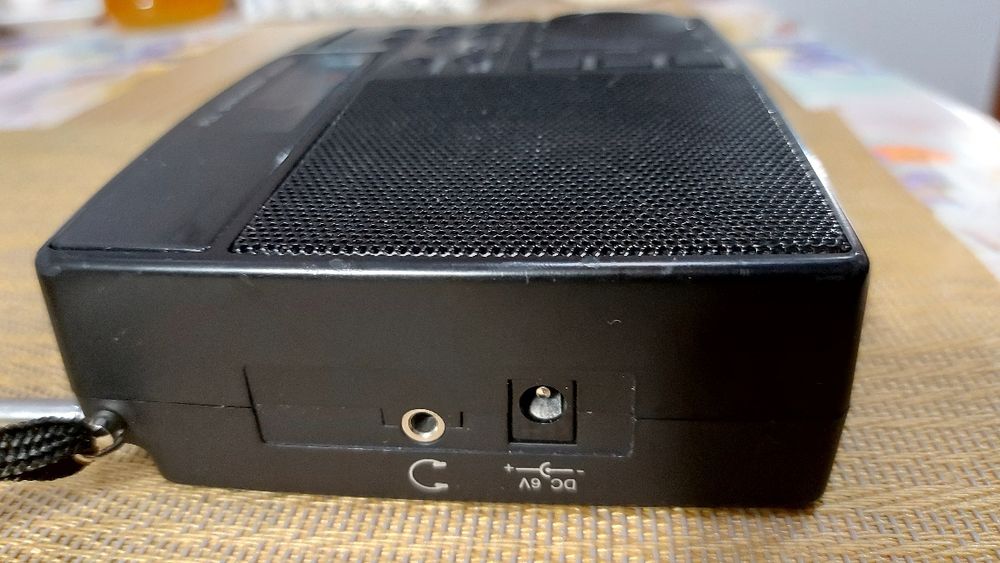 Продам радиоприёмник с FM, чистокровный немец, в хорошем состоянии