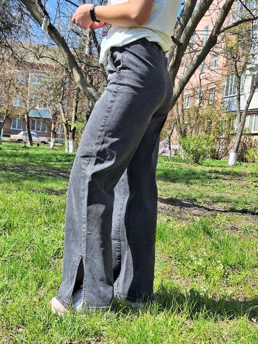 РОЗПРОДАЖ.Штани, прямі,чорні CROPP