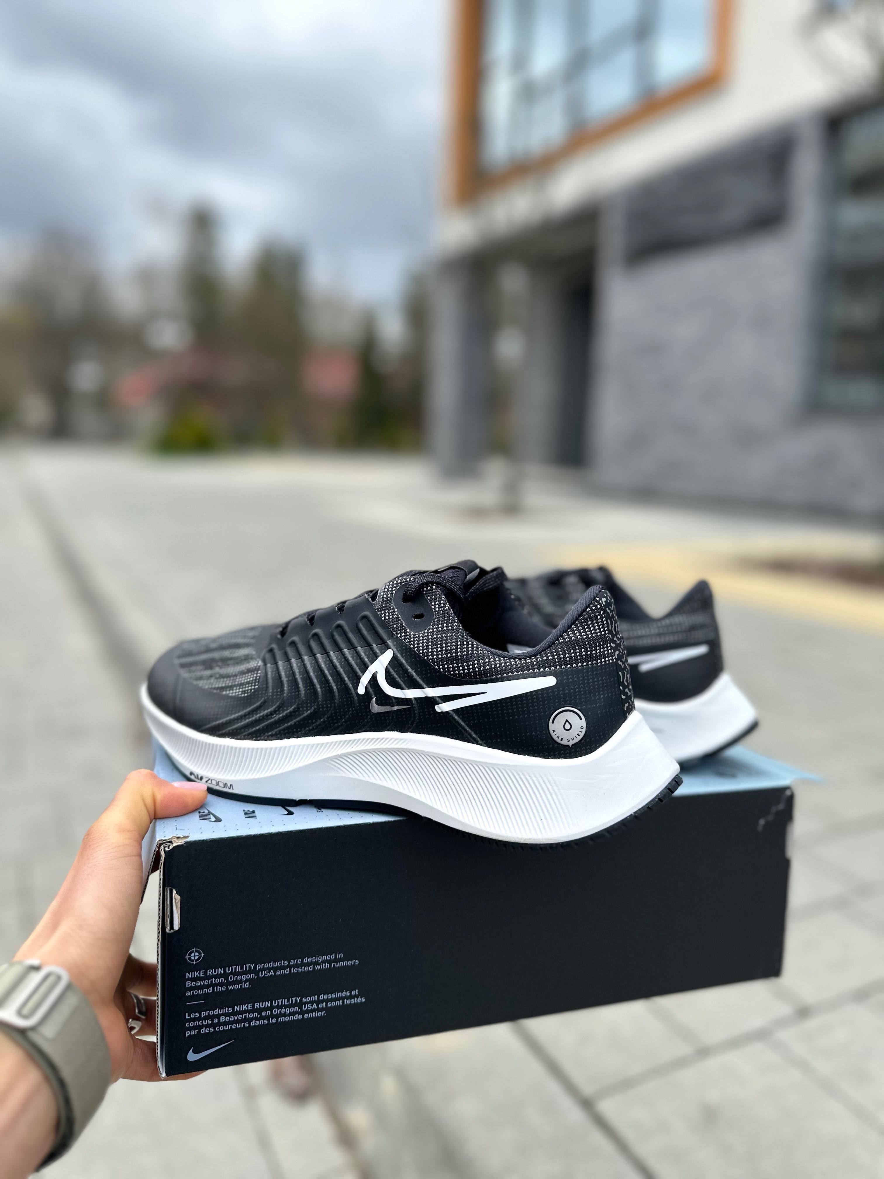 Чоловічі оригінальні кросівки Nike Zoom Pegasus 38 Shield DC4073 001