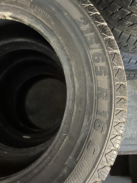 Шини 215/65/16c Semperit зима