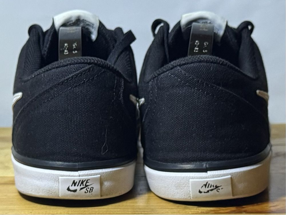 Кросівки Nike. Розмір  44, довжина устілки 28,5 см