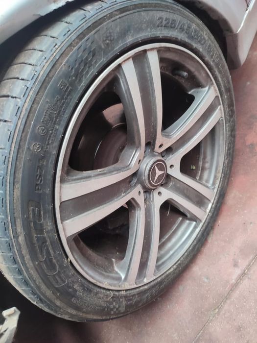 Jantes 17" Mercedes/Audi/VW/outras
Furação 5x112
Pneus 225/45 R17 em ó