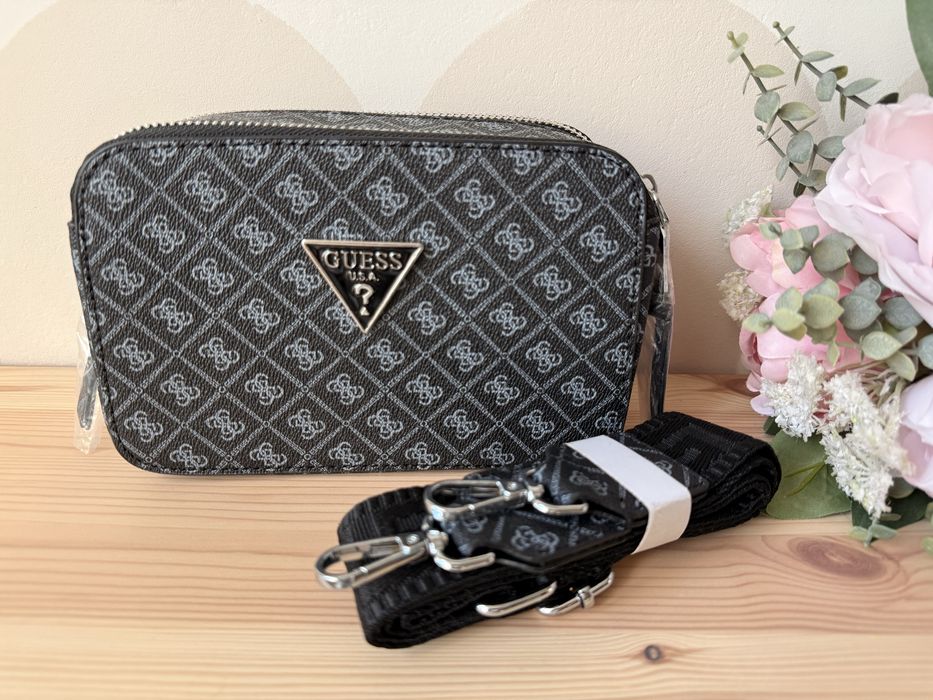 Torebka damska czarna na pasku Guess