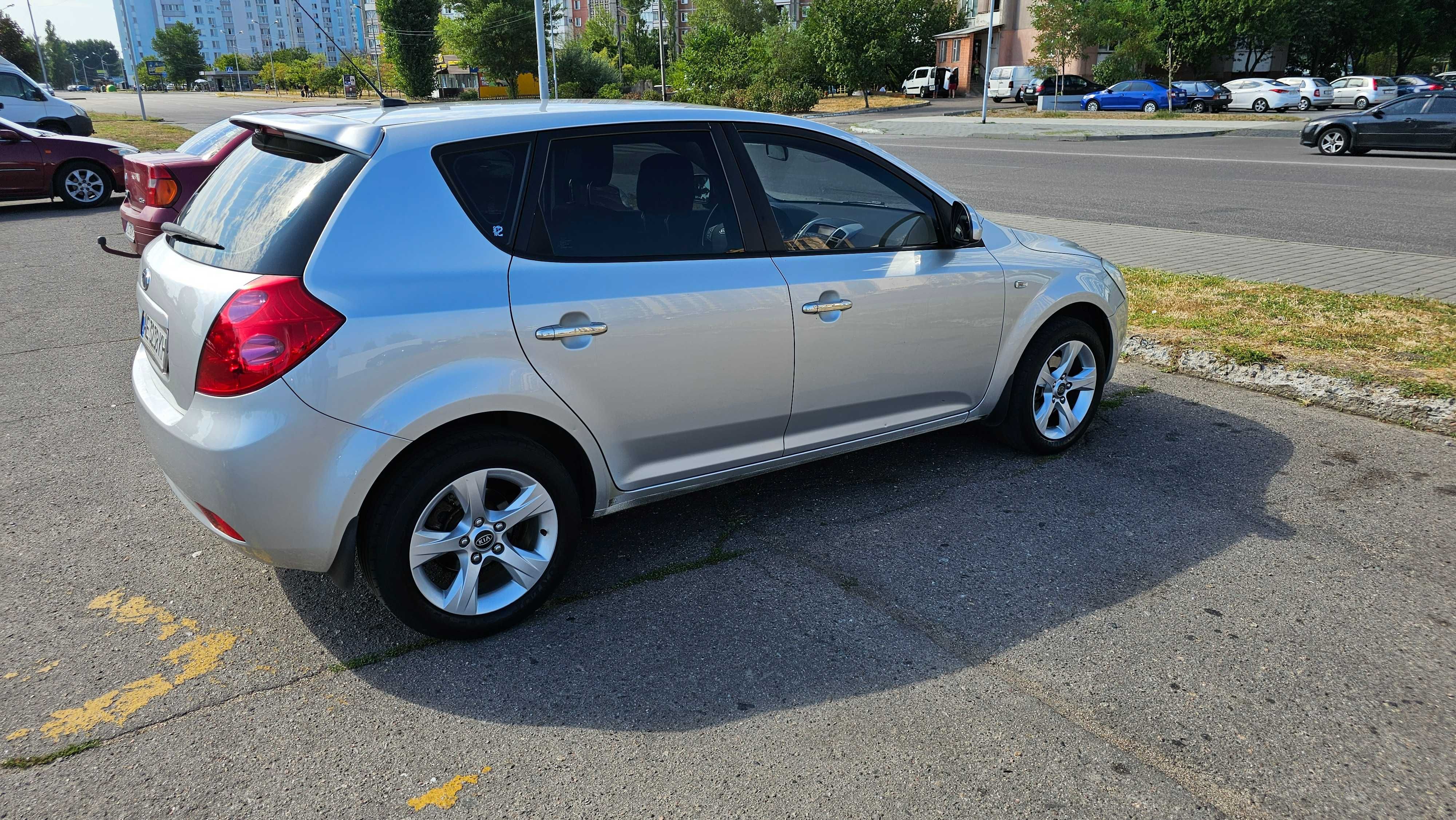 KIA CEED 2007 2.0  МКПП газ/бензин