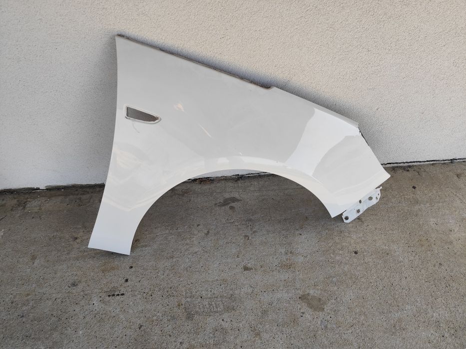 Błotnik prawy Zafira c lift