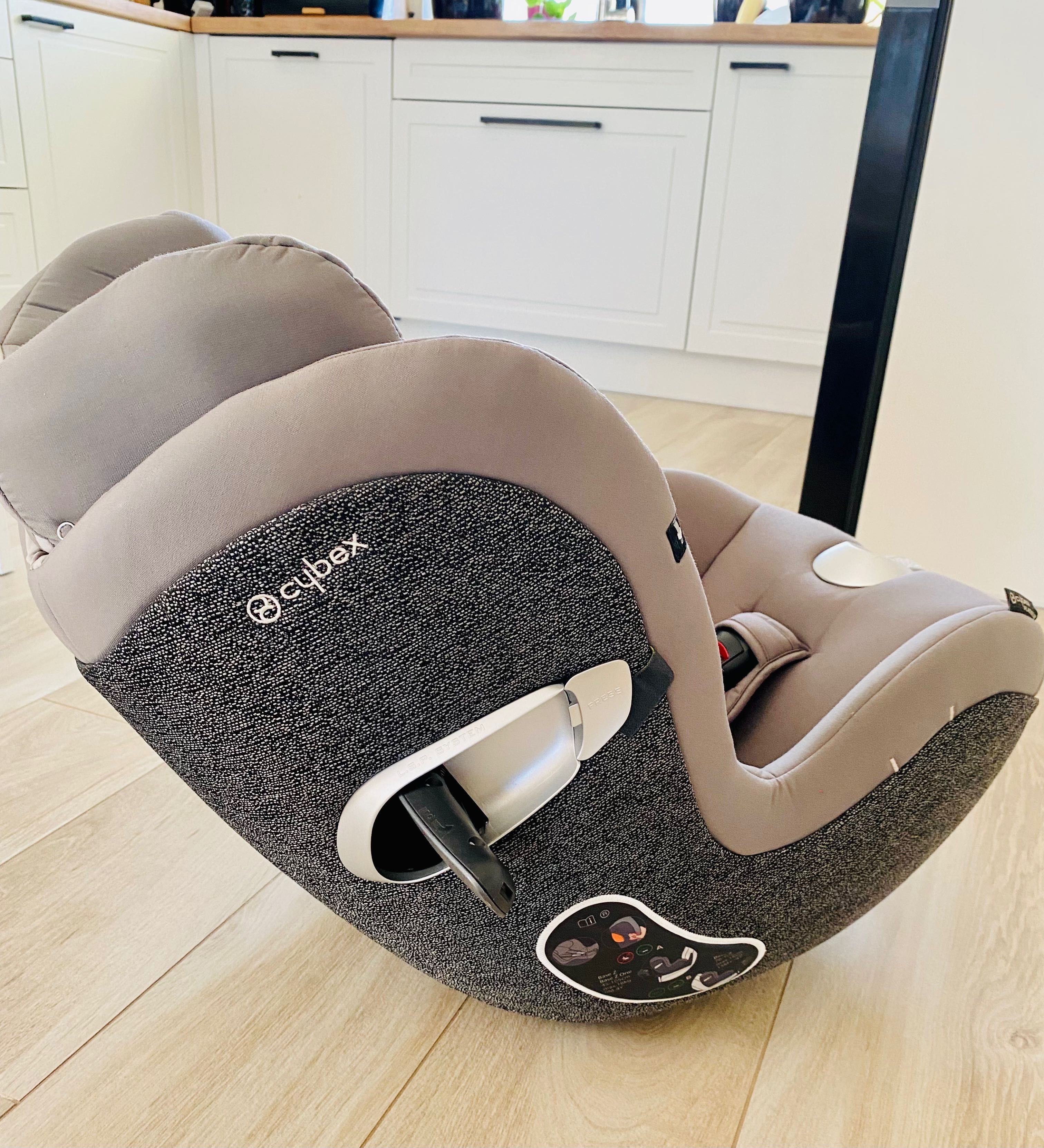 Fotelik cybex sirona Z I Size soho Grey Platinum 0-18 kg jak nowy