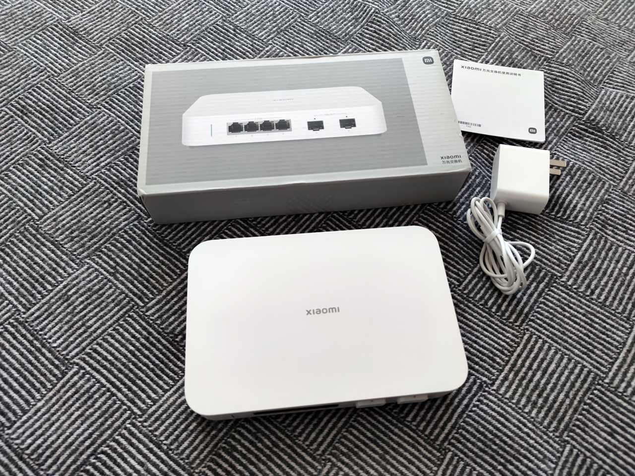 Комутатор Xiaomi SW-106T-A 10G Ethernet Switch 4×2.5Gbps + 2×10Gbps