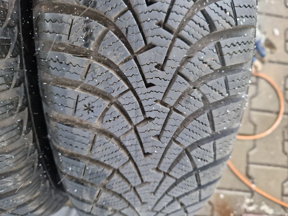Opony zimowe Goodyear Ultra Grip 9+ 196/65 R15 91T
O
Czytaj więcej: ht