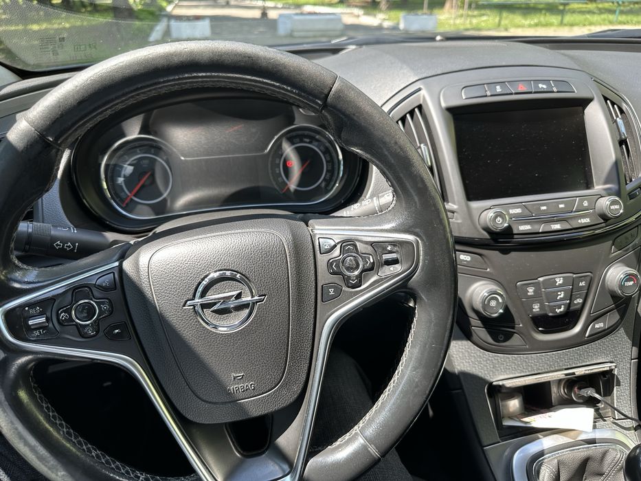 Opel insignia, 2014 рік.