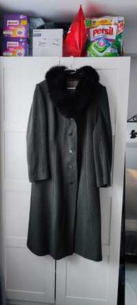 Długi płaszcz ciemnozielony z futrem wełniany długi płaszcz elegancki