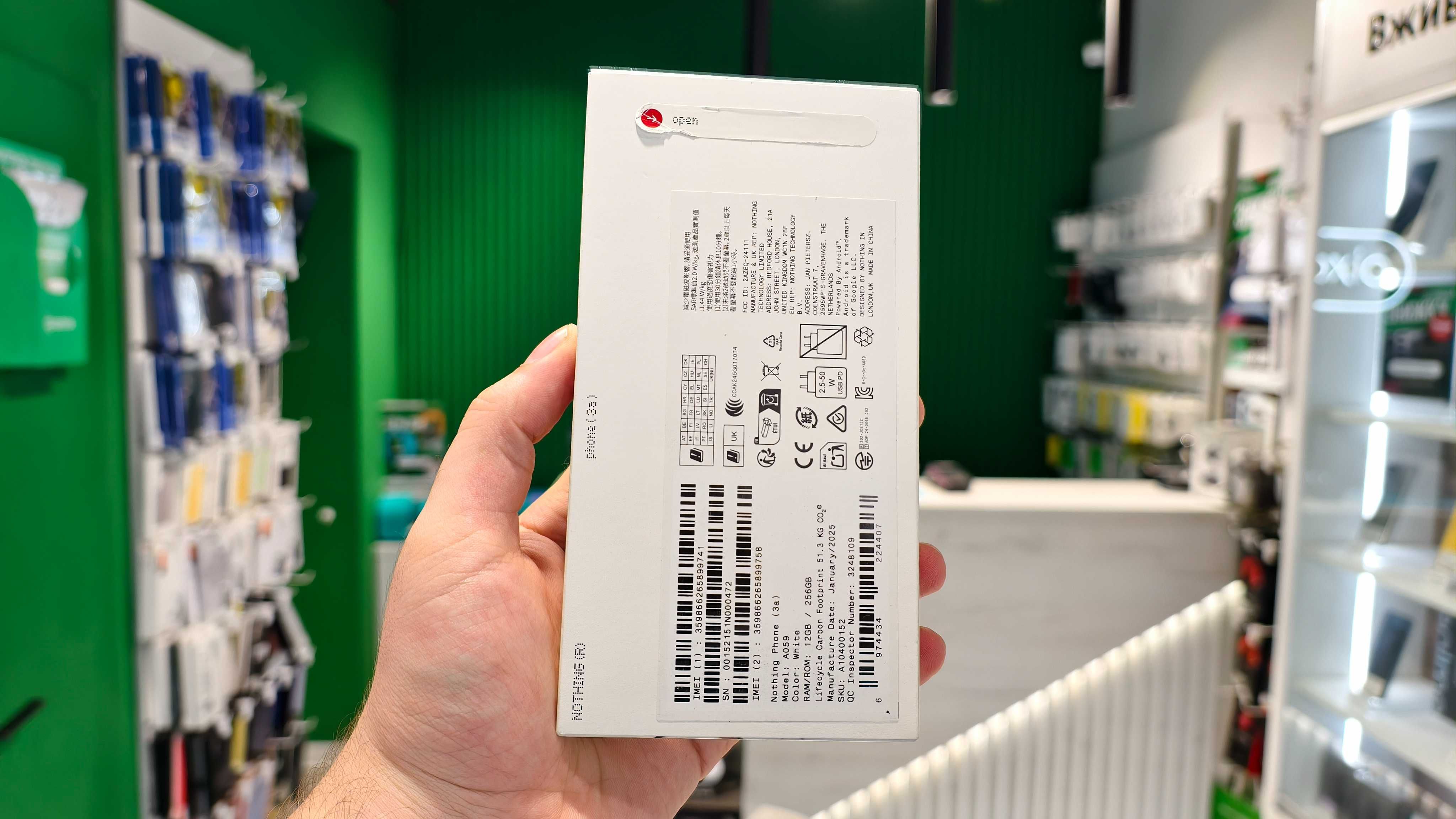 Магазин NEW Nothing Phone (3a) 12/256GB Black/White Гарантія Trade In