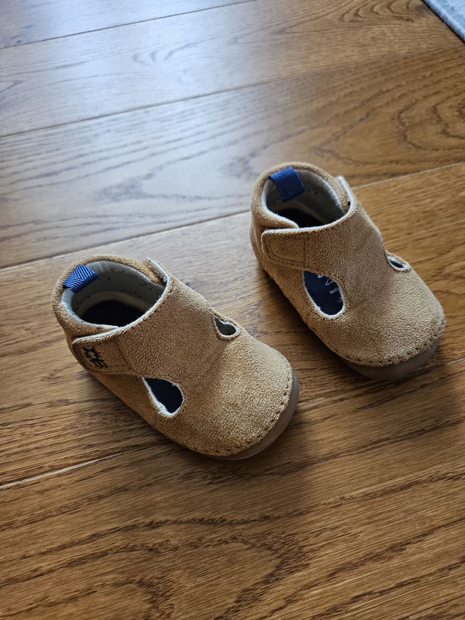 Buty dla niemowląt rozmiar 18 obaibi