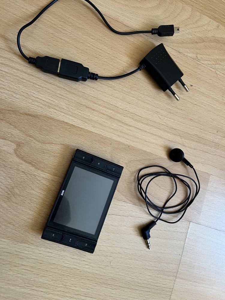 MP4 Ibox do słuchania muzyki, słuchawki ładowarka