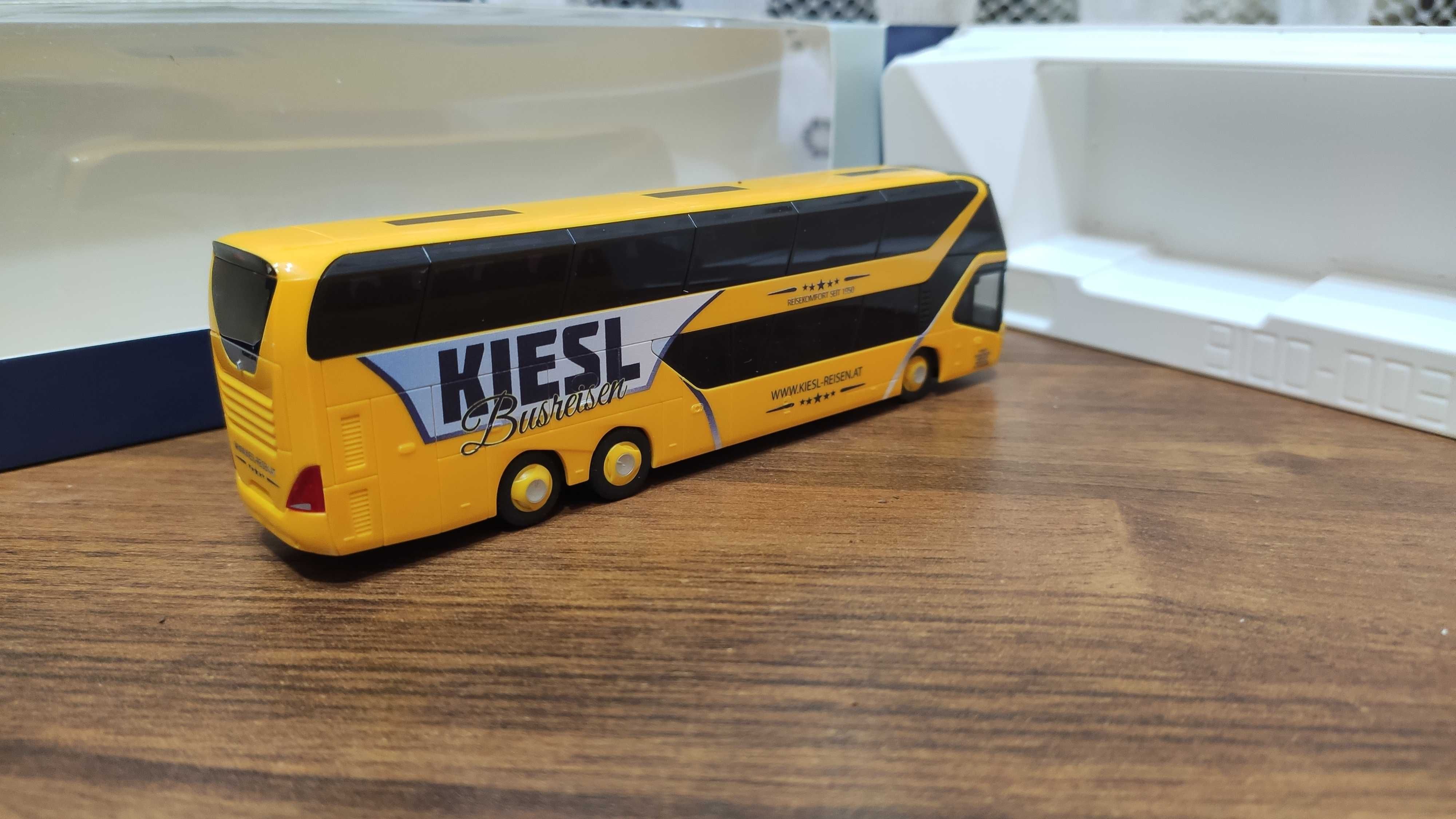 Model autobusu: Neoplan Skyliner - Kiesel Reisen [Rietze]