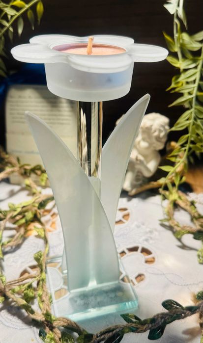 W Prezencie/Kwiatek Świecznik/ Zestaw z Naturalną Świecą/ Walentynki/