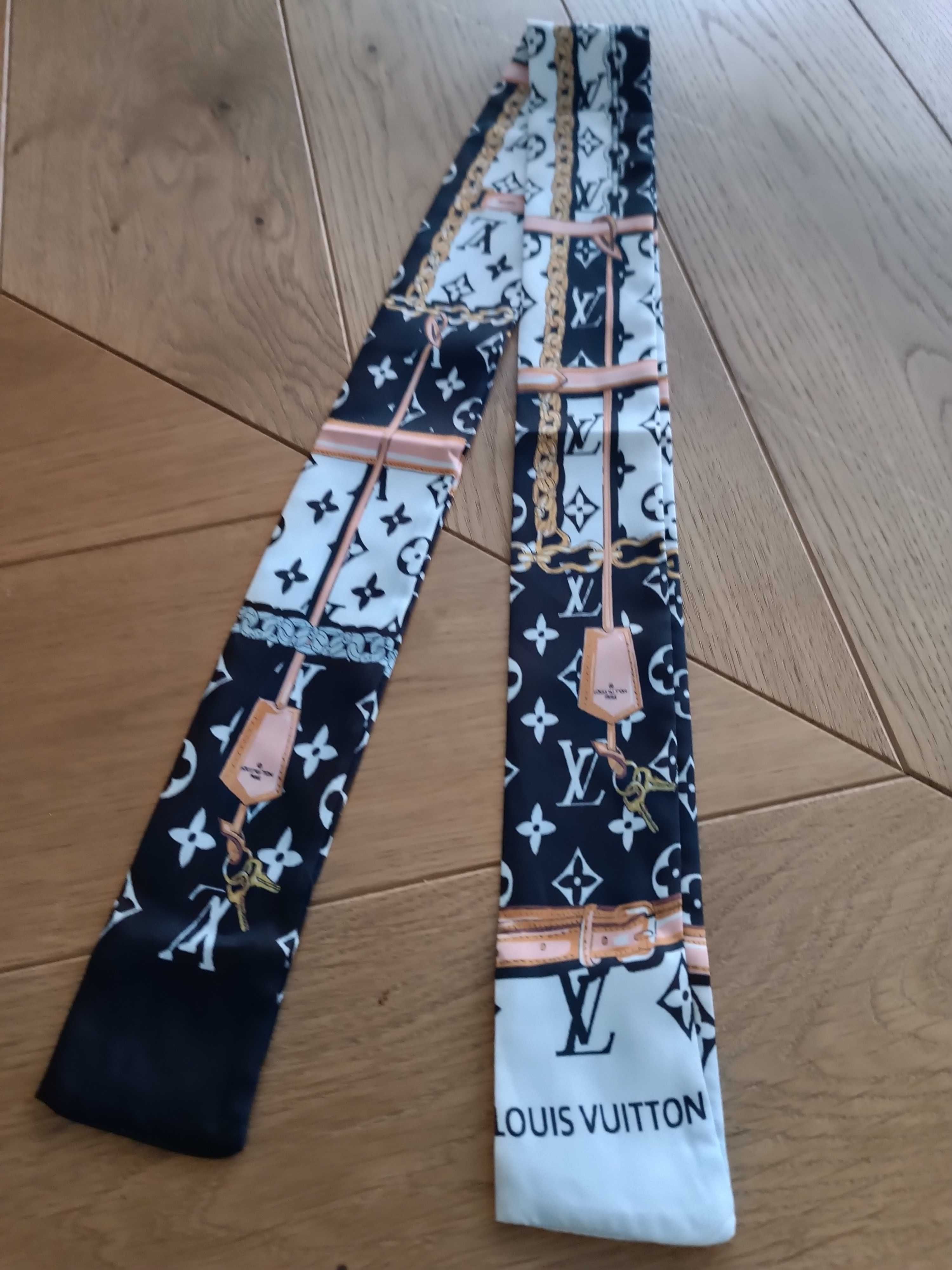 Apaszka Louis Vuitton nowa piękna na szyję i do torebki
