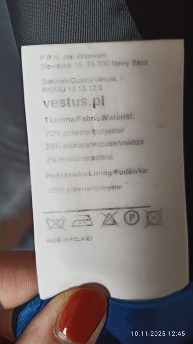 Sprzedam czarny garnitur Vestus męski + gratis koszula