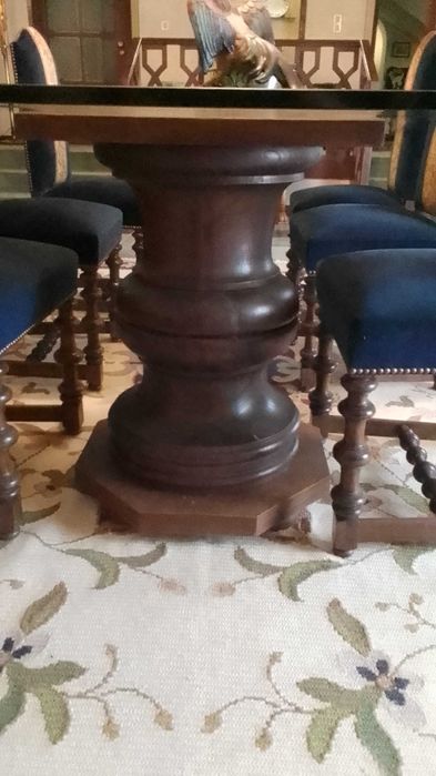 Mesa tampo em vidro e bases madeira nogueira maciças