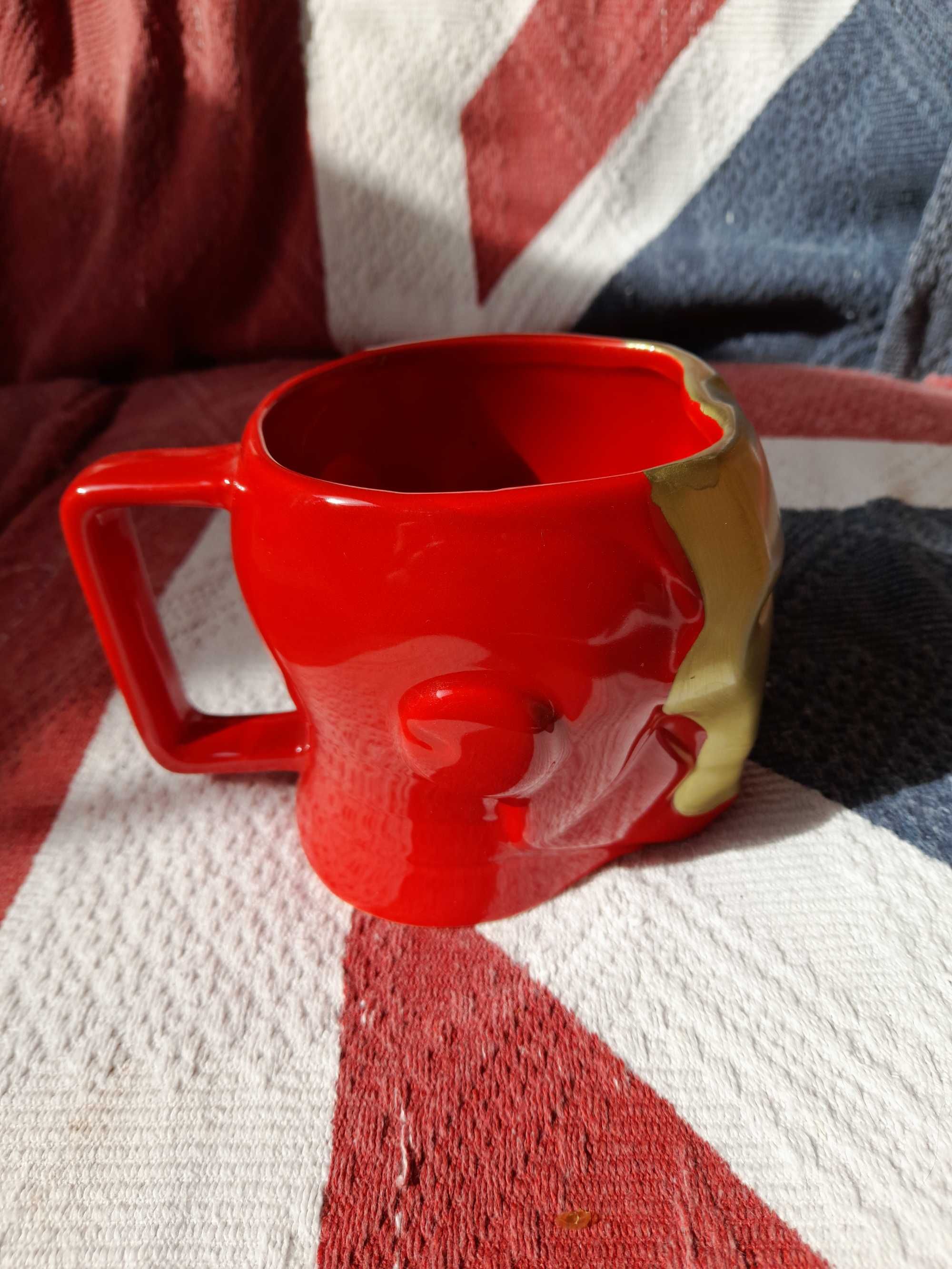 caneca  em cerâmica Marvel homem de ferro