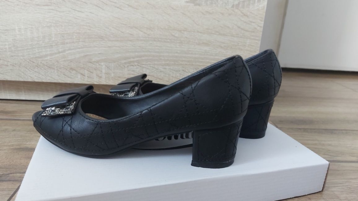 Buty na niskim słupku eleganckie r.36