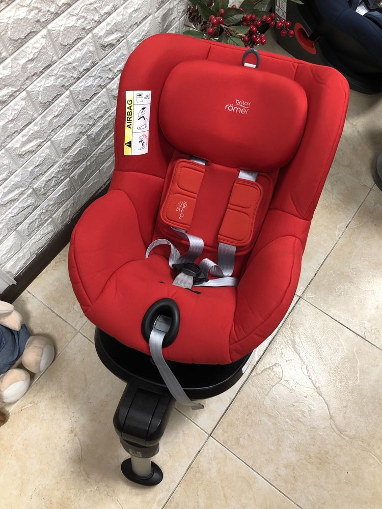 Автокрісло Britax Römer DUALFIX 2R Група 0+/1 (0-18 кг)