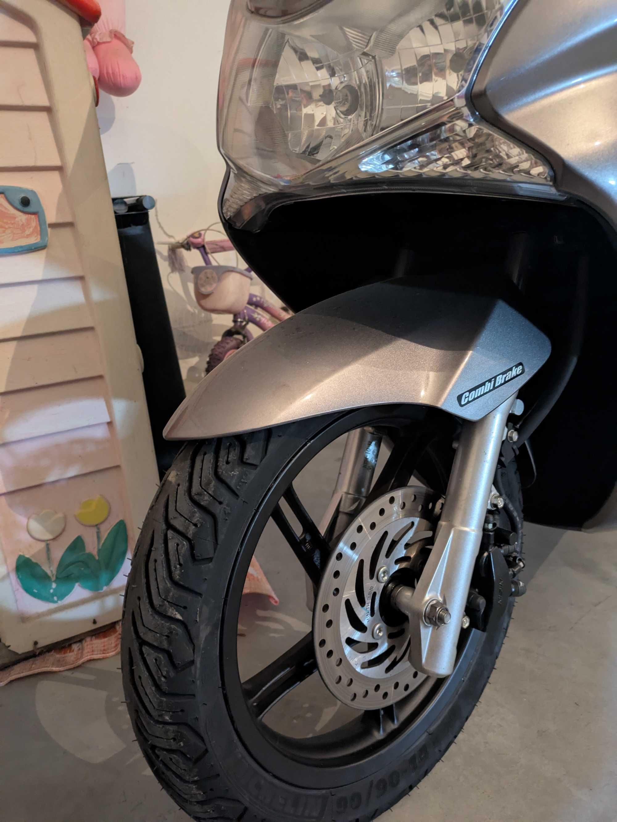 Honda PCX como nova
