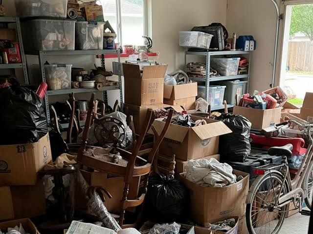 Recolha de recheios de casas, lojas, armazéns, garagens, etc.

Tudo