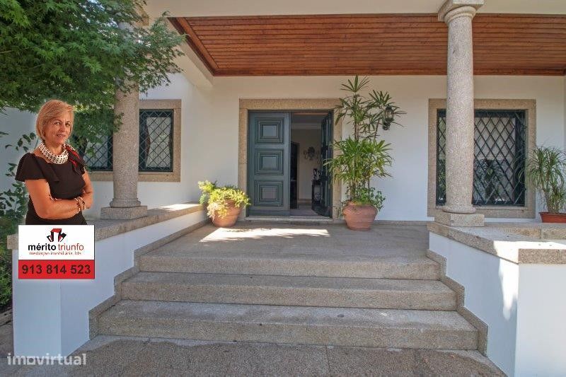 Moradia de Luxo com Tipologia T5 na Vila das Aves