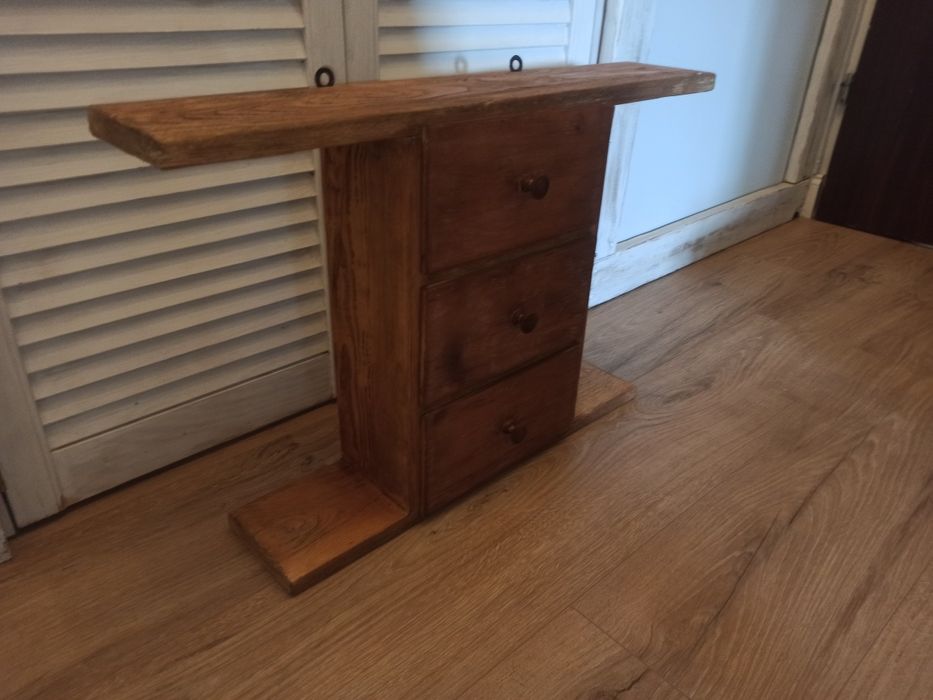 Stara półka kuchenna