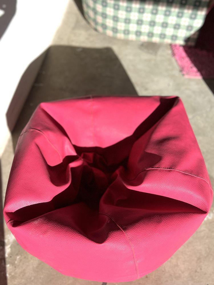 Vendo puff cor-de-rosa