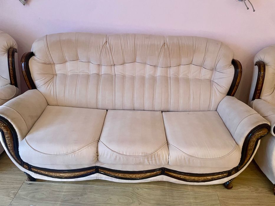 Диван з двома кріслами