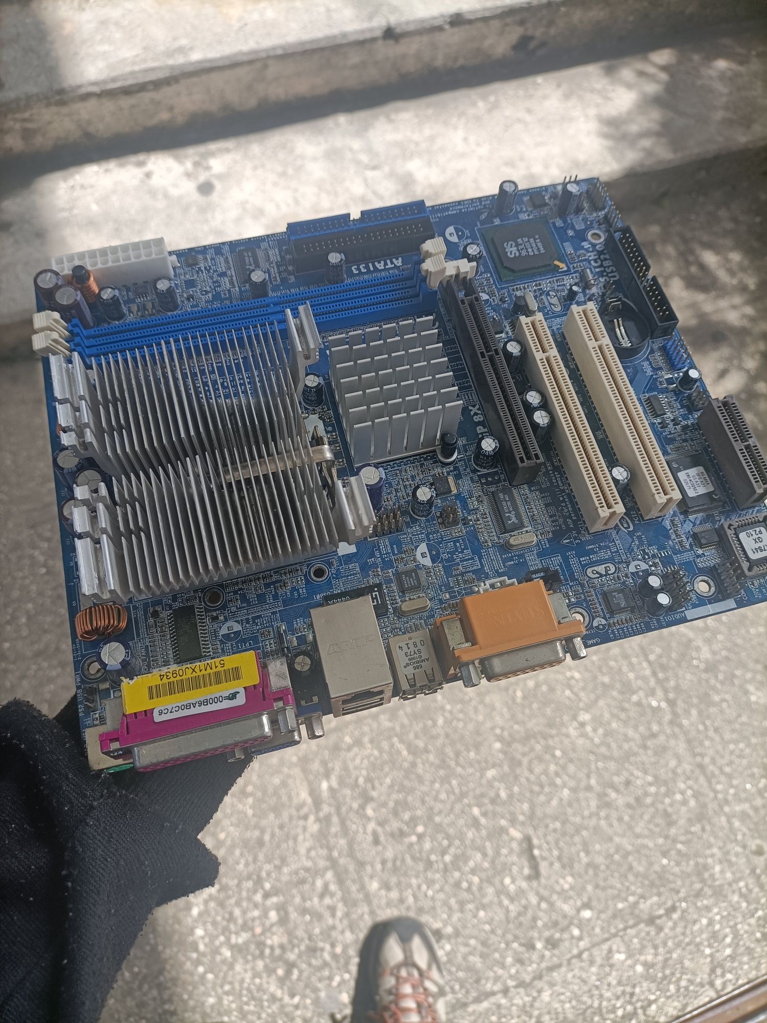 Motherboard ASROCK P4VM900 velha