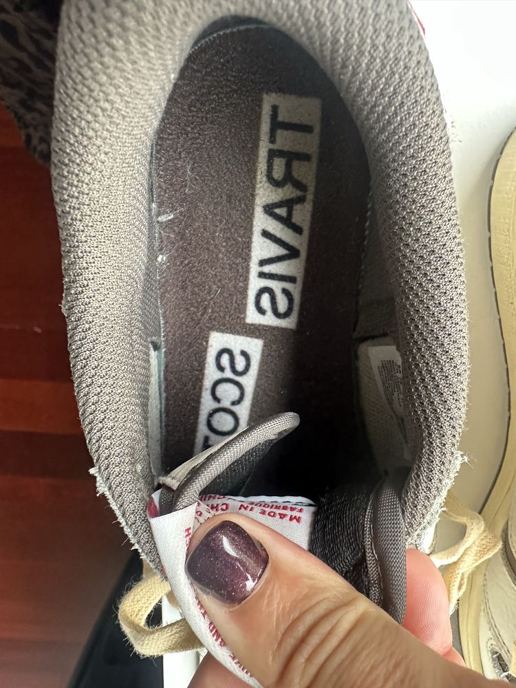 Nike Travis Scott 40 castanhas/beges