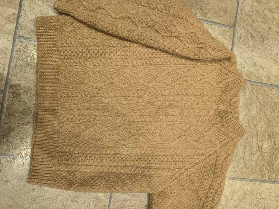 Wełniany sweter damski