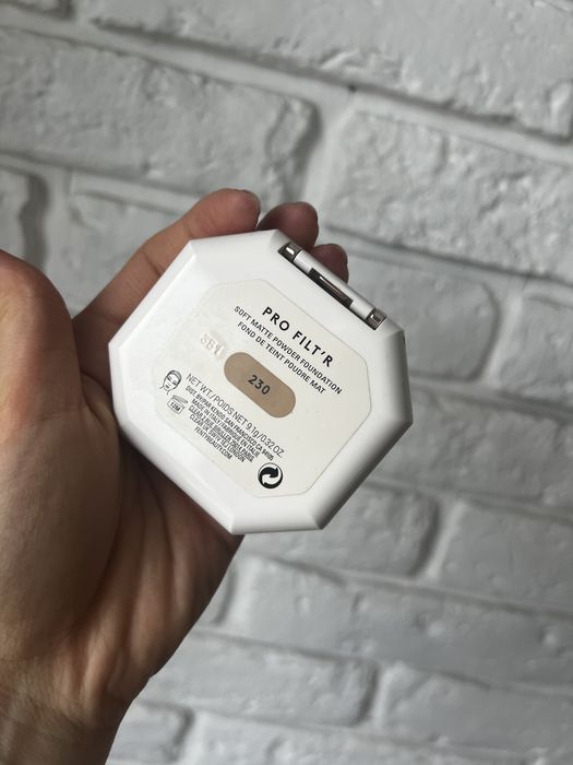 Puder - podkład Fenty Beauty