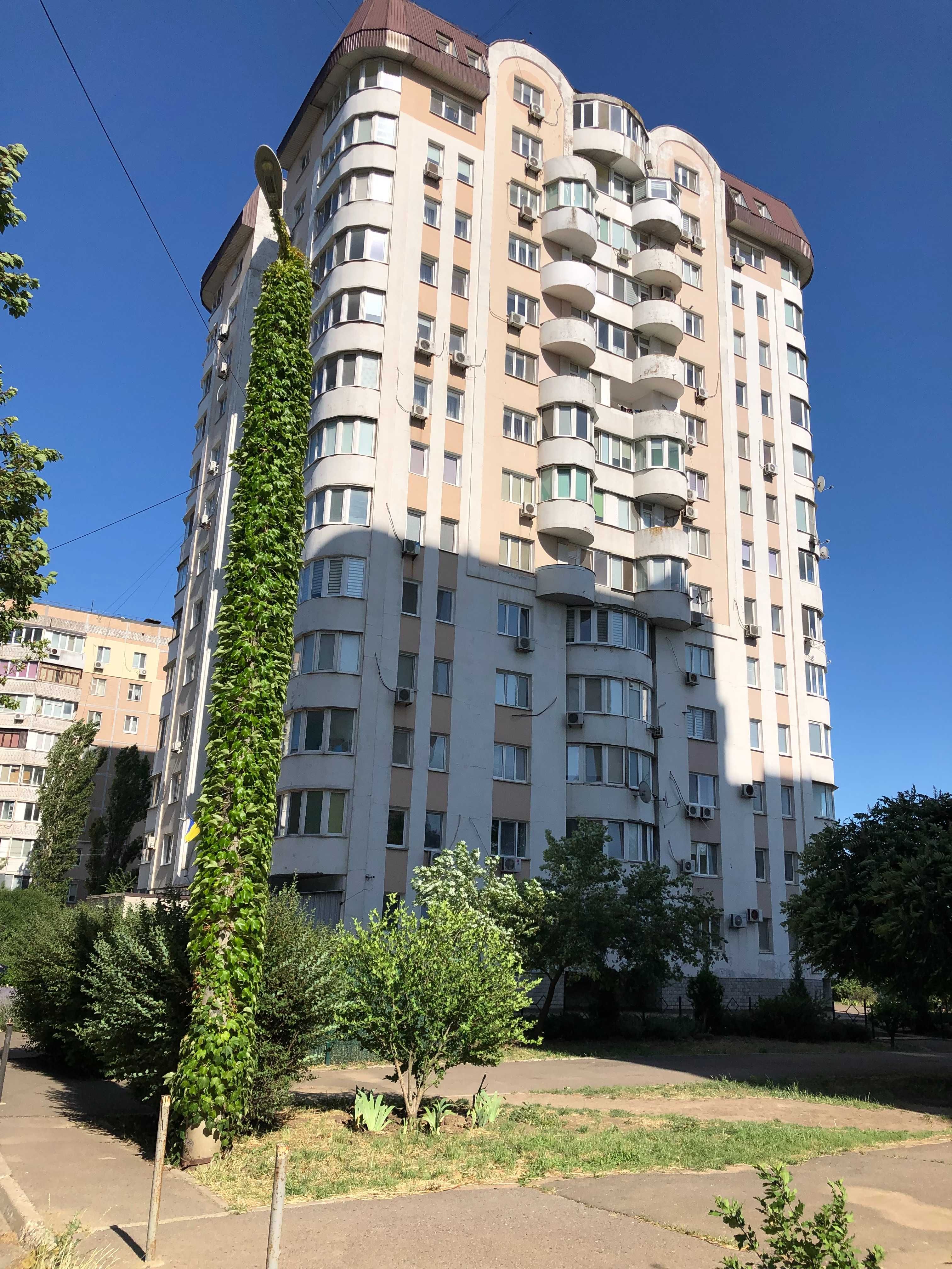 Продам: 2-х ком.кв.,ул.Приморская -17, общ.68м, прямой вид на МОРЕ.