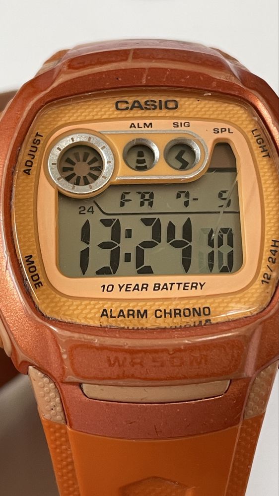 Zegarek damski dziecięcy Casio W-210 elektroniczny.