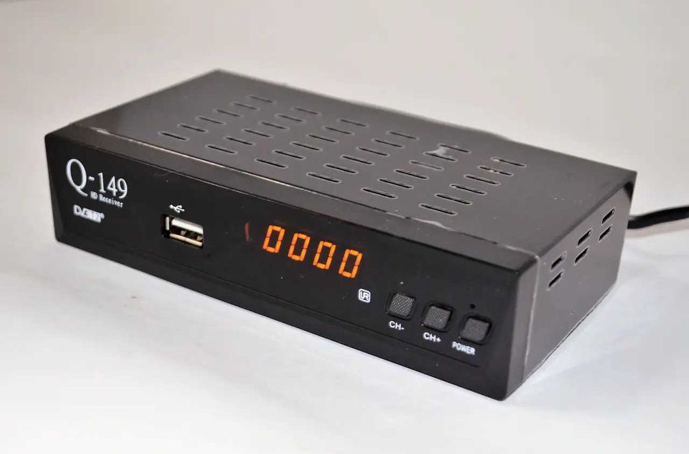 Продам Q-Sat Q-149 IPTV — DVB-T2/C Тюнер Т2 з універсальним пультом Д
