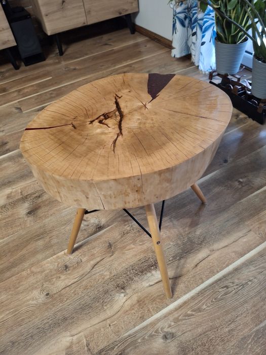 Stolik kawowy z plastra buka