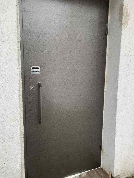 Металлические двери входные без установки