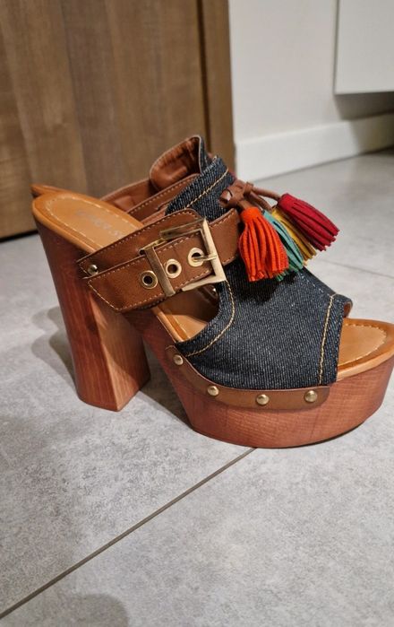 Drewniaki na obcasie platforma 36